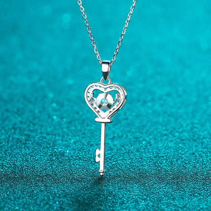 18K GOLD PLATED 0.5CT VVS1 DIAMOND MOISSANITE - HEART KEY NECKLACE