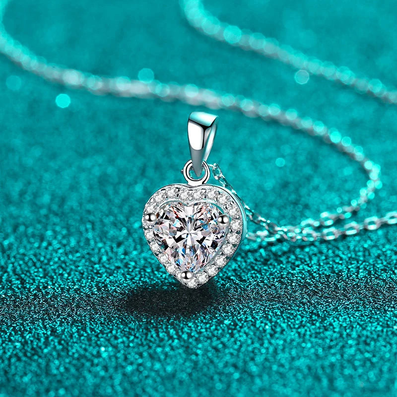 18K WHITE GOLD PLATED VVS1 MOISSANITE - CROWN HEART NECKLACE