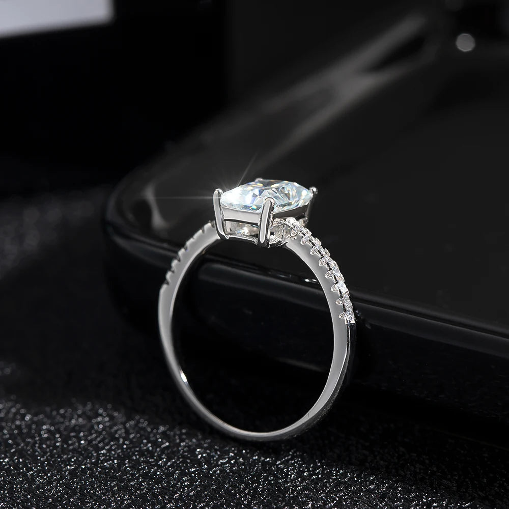 18K WHITE GOLD PLATED VVS1 DIAMOND MOISSANITE - RADIANT GLOW RING