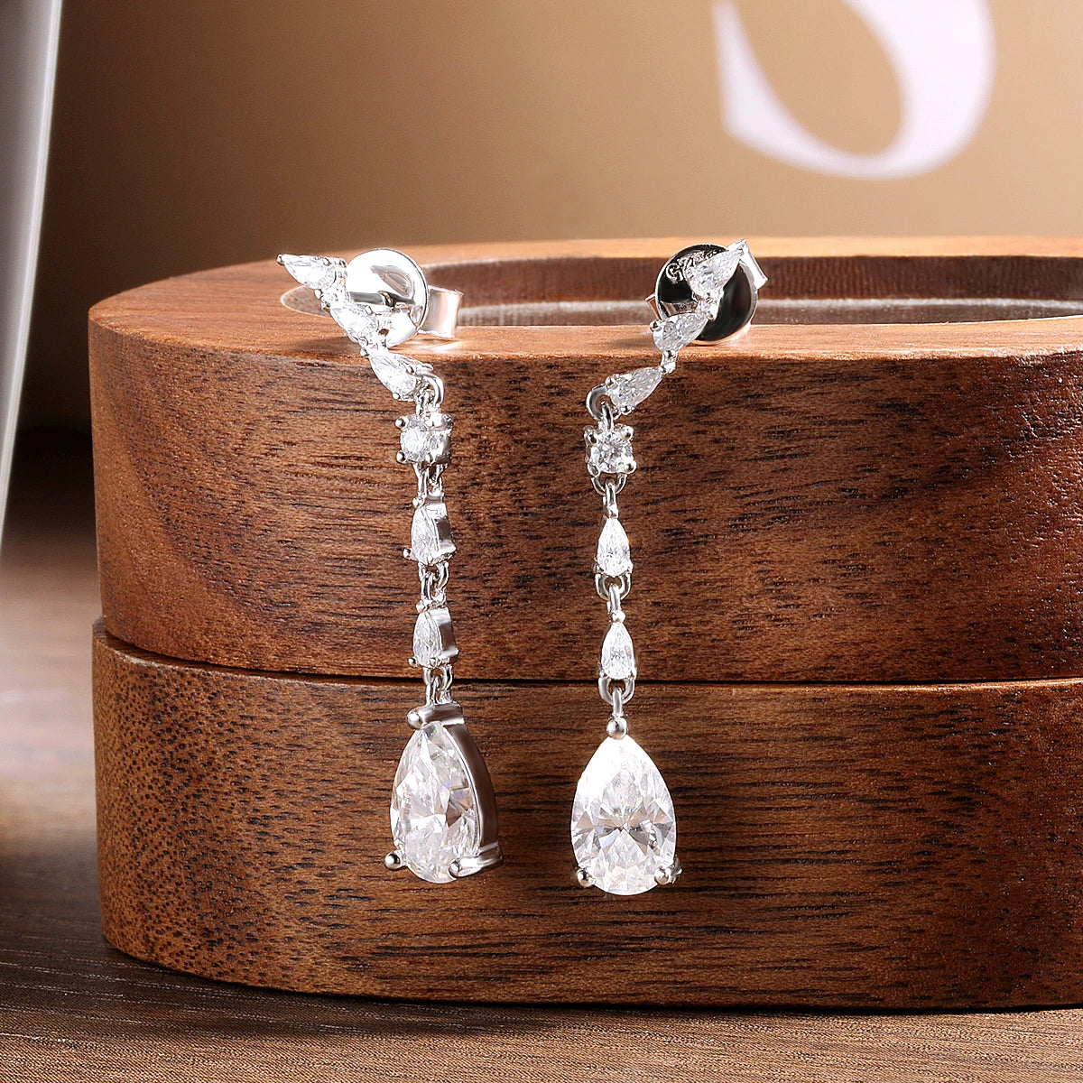 18K WHITE GOLD PLATED VVS1 DIAMOND MOISSANITE - DROP EARRINGS