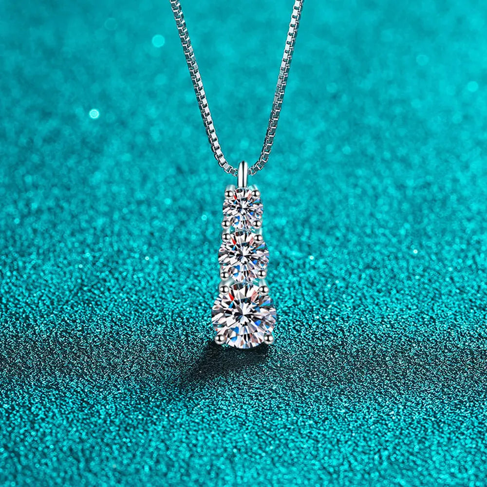 18K WHITE GOLD PLATED VVS1 DIAMOND MOISSANITE - OPULENT CHARM NECKLACE